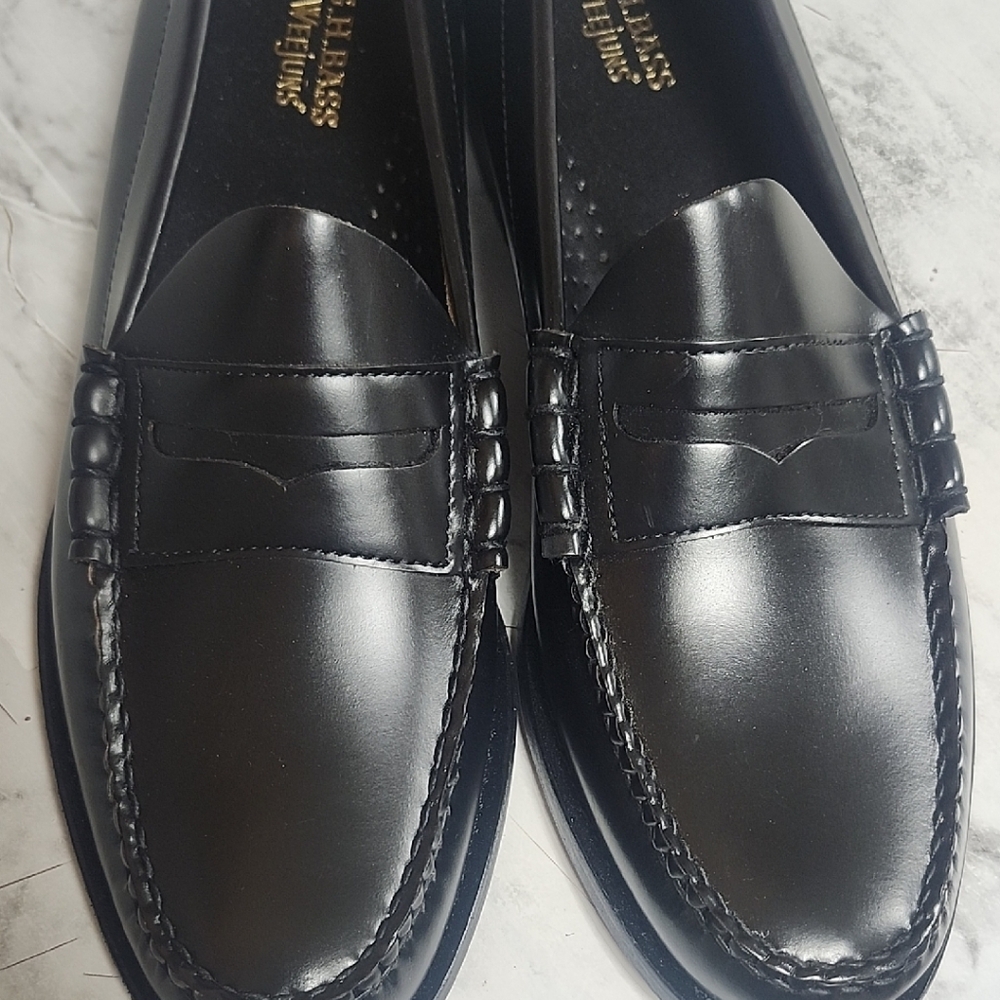 G.H BASS Black Leather Slip-On Loafers